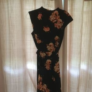 Capped sleeve forest green dress